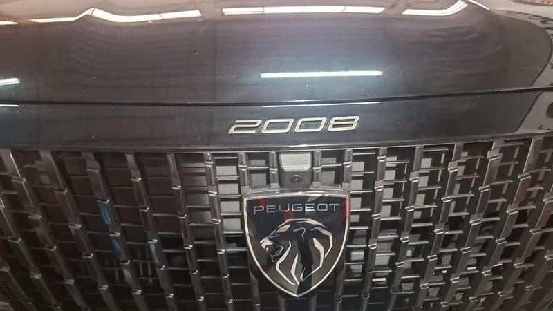 Usata Peugeot 2008 Allure 101 CV (74 kW) 2024 SUV
