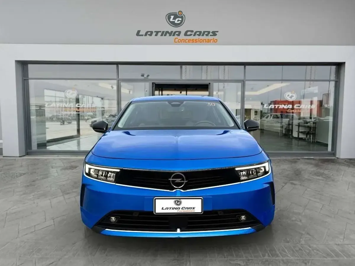 Usata Opel Astra Elegance 110 CV (80 kW) 2022 Blu/azzurro Utilitaria