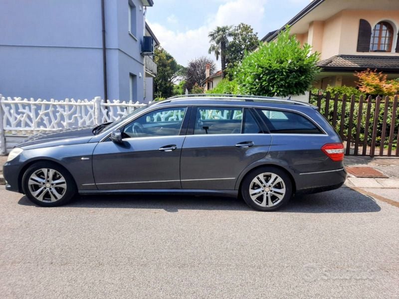 Usata Mercedes E350 Avantgarde 272 CV (200 kW) 2010 Grigio Station wagon