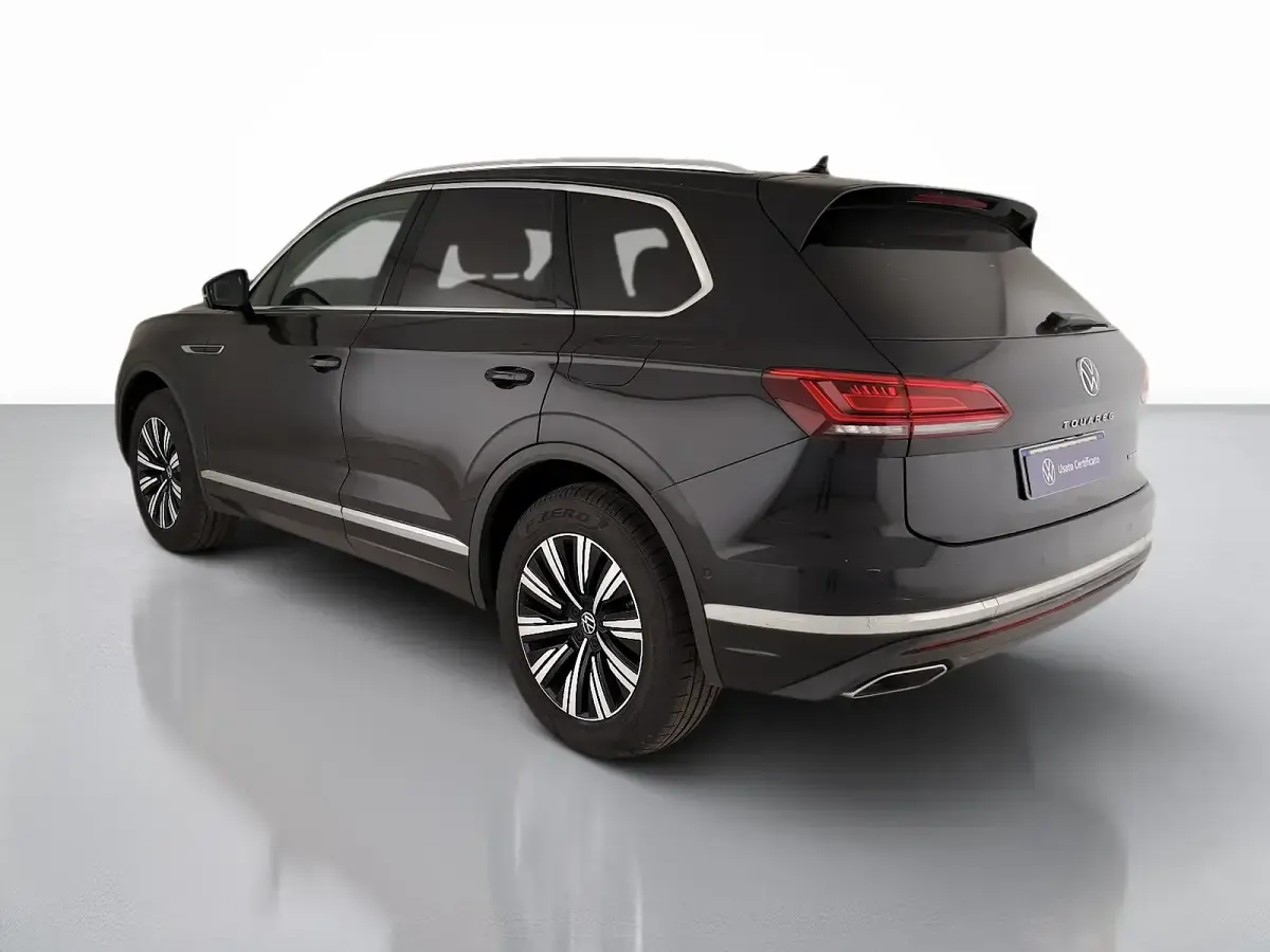 Usata VW Touareg Elegance 381 CV (280 kW) 2022 Deep black perlato SUV