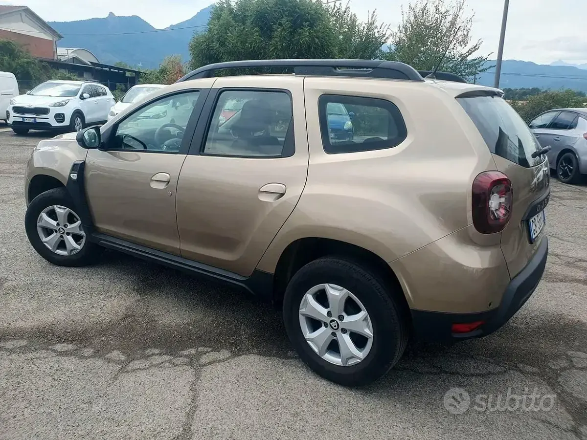 Usata Dacia Duster Anniversary 101 CV (74 kW) 2020 Giallo SUV