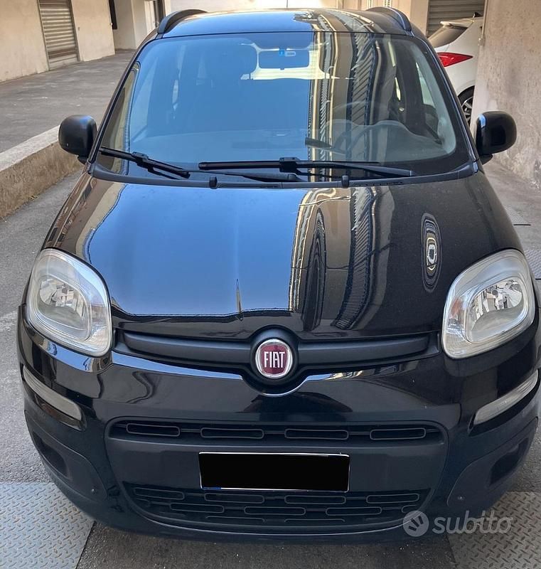 Usata Fiat Panda Lounge 69 CV (50 kW) 2020 Nero Utilitaria