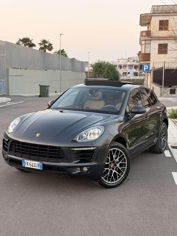Usata Porsche Macan 250 CV (183 kW) 2017 Grigio SUV