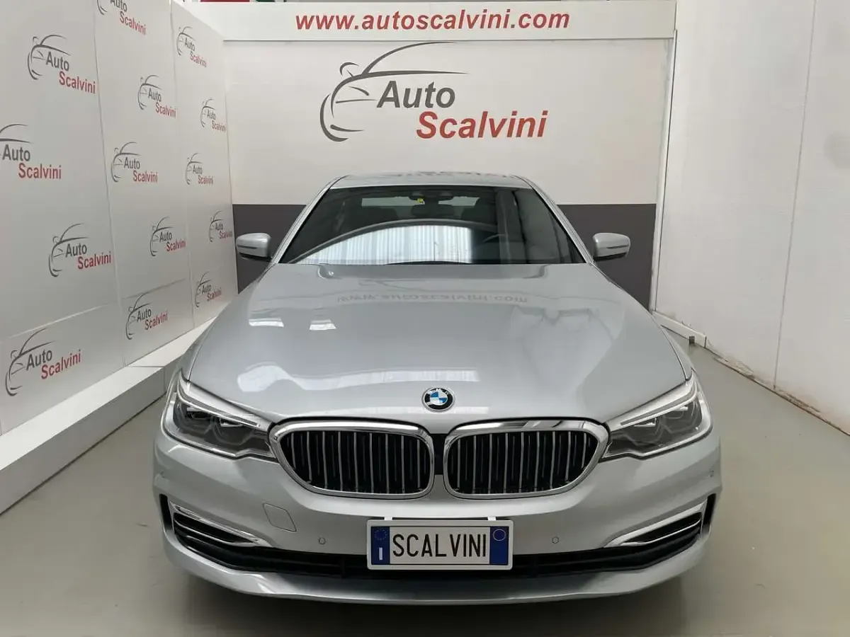 Begagnad BMW 530e Luxury Line 184 HK (135 kW) 2020 Silver Sedan