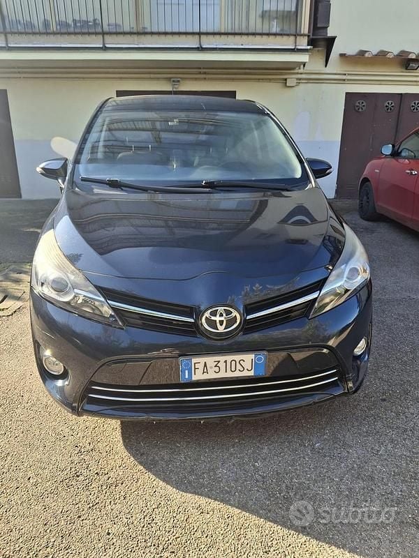 Usata Toyota Verso Style 132 CV (97 kW) 2015 Monovolume