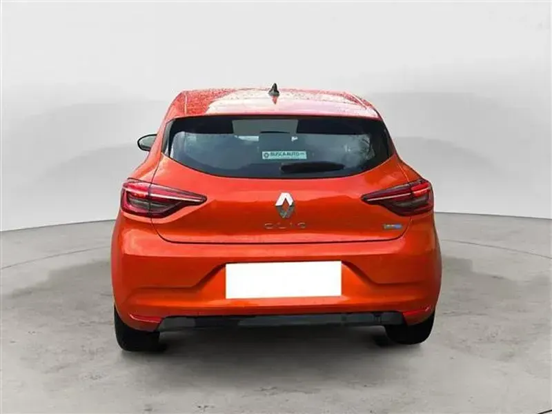 Usata Renault Clio Equilibre 145 CV (106 kW) 2023 Arancione Utilitaria