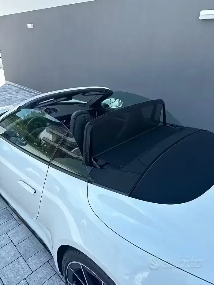 Usata Porsche 992 394 CV (289 kW) 2024 Bianco Cabrio