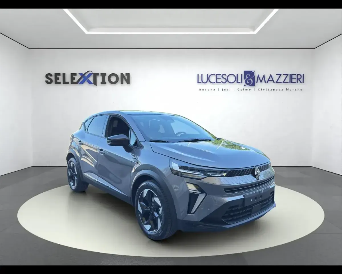 Nuova Renault Captur Techno 122 CV (89 kW) 2026 Grigio SUV