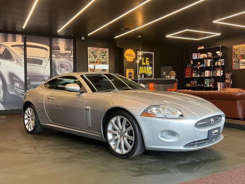 Usata Jaguar XK 298 CV (219 kW) 2007 Liquid silver Coupé