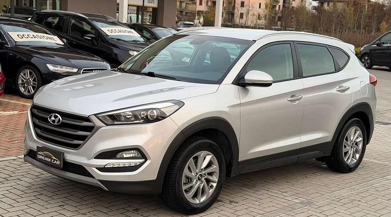 Argento Usata 2017 Hyundai Tucson Comfort SUV | 11.900 € (Buon prezzo) - Immagine 1/4