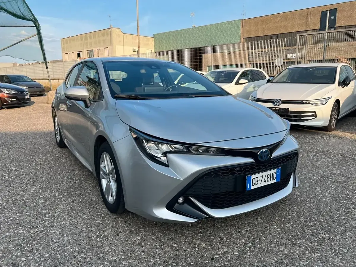 Usata Toyota Corolla Business Edition 98 CV (72 kW) 2020 Argento Berlina