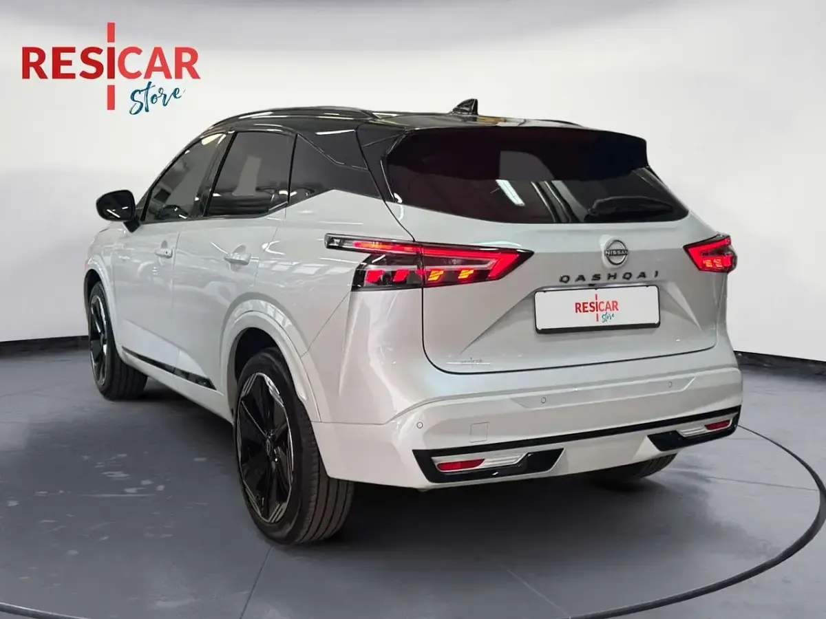 Usata Nissan Qashqai 140 CV (102 kW) 2025 White/black SUV