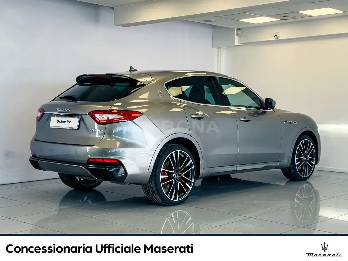 Usata Maserati Levante 581 CV (427 kW) 2020 Grigio SUV