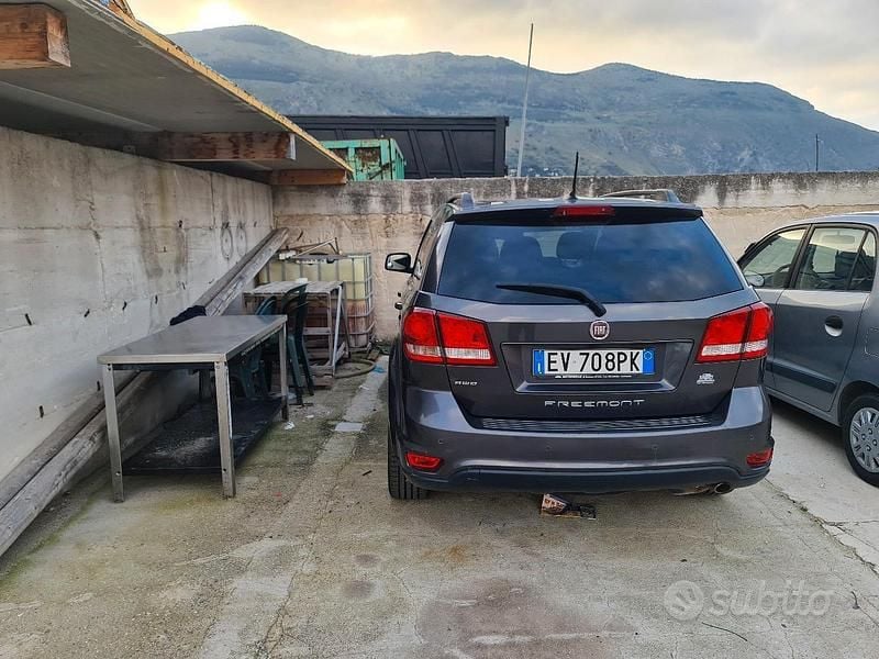 Usata Fiat Freemont 170 CV (125 kW) 2015 Nero SUV