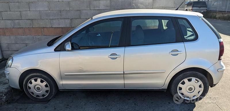 Usata VW Polo 69 CV (50 kW) 2006 Grigio Utilitaria