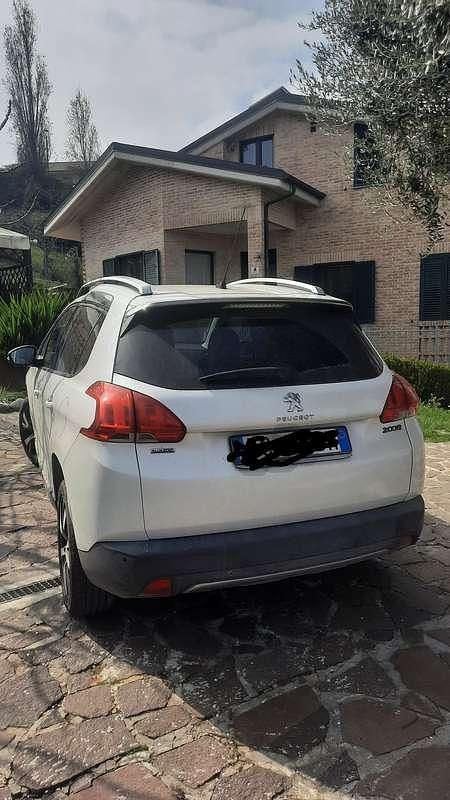 Usata Peugeot 2008 Allure 99 CV (72 kW) 2016 SUV