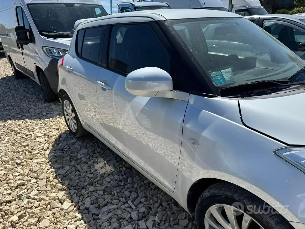Usata Suzuki Swift GL 75 CV (55 kW) 2013 Bianco Utilitaria