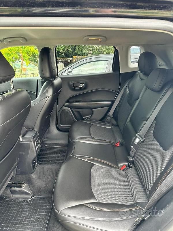 Usata Jeep Compass Limited 140 CV (102 kW) 2018 Bianco SUV