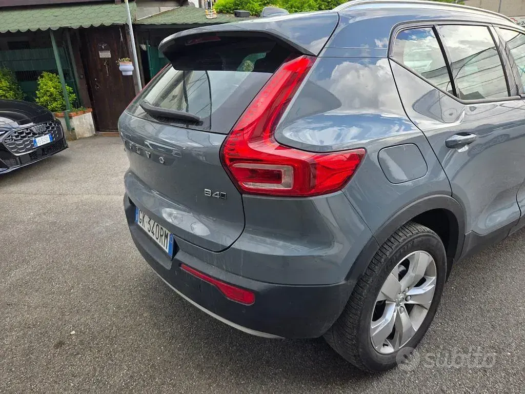 Usata Volvo XC40 Plus 197 CV (144 kW) 2022 Azzurro SUV