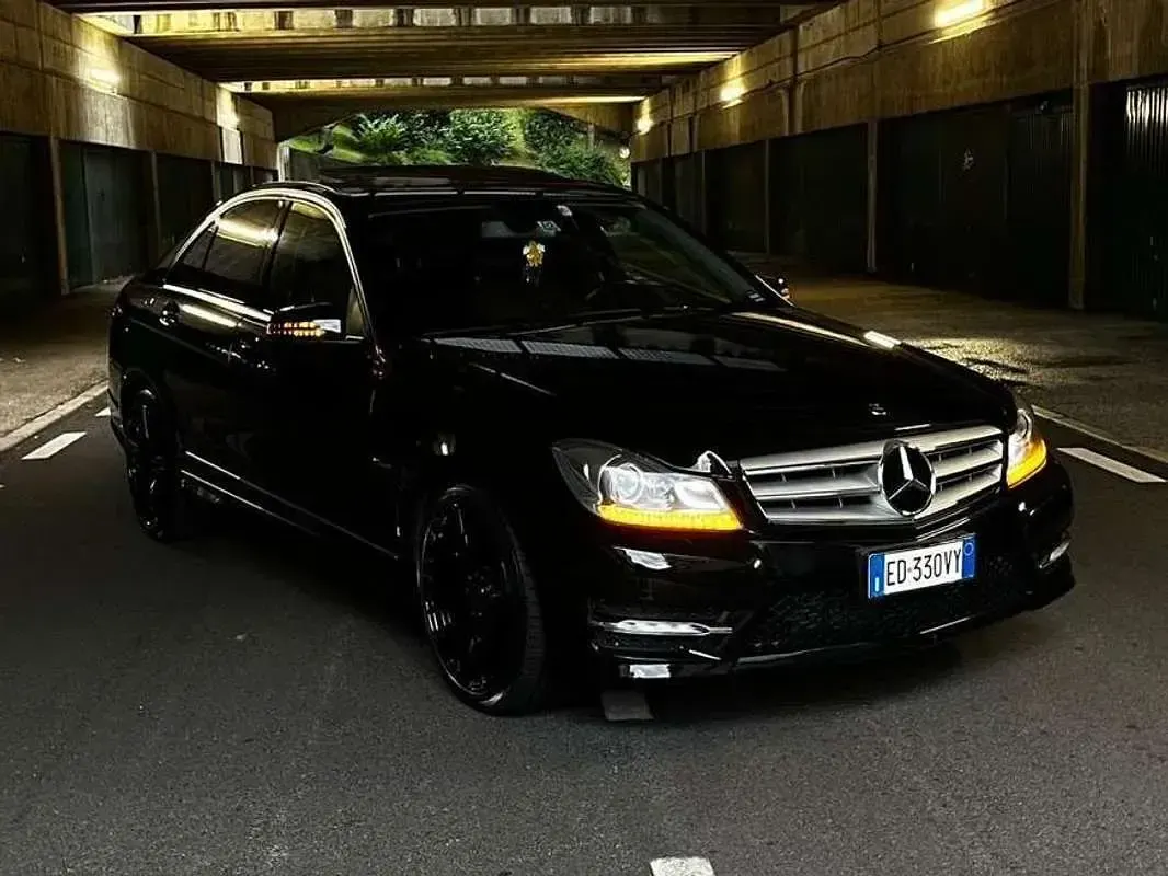 Usata Mercedes C220 170 CV (125 kW) 2011 Nero Berlina
