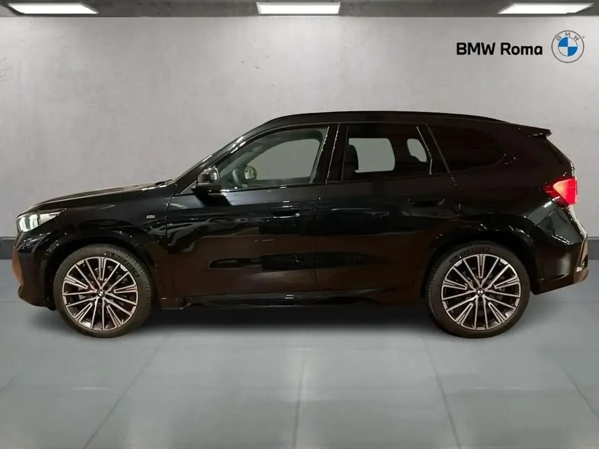 Usata BMW X1 M Sport 211 CV (155 kW) 2026 Black sapphire metallizzato SUV