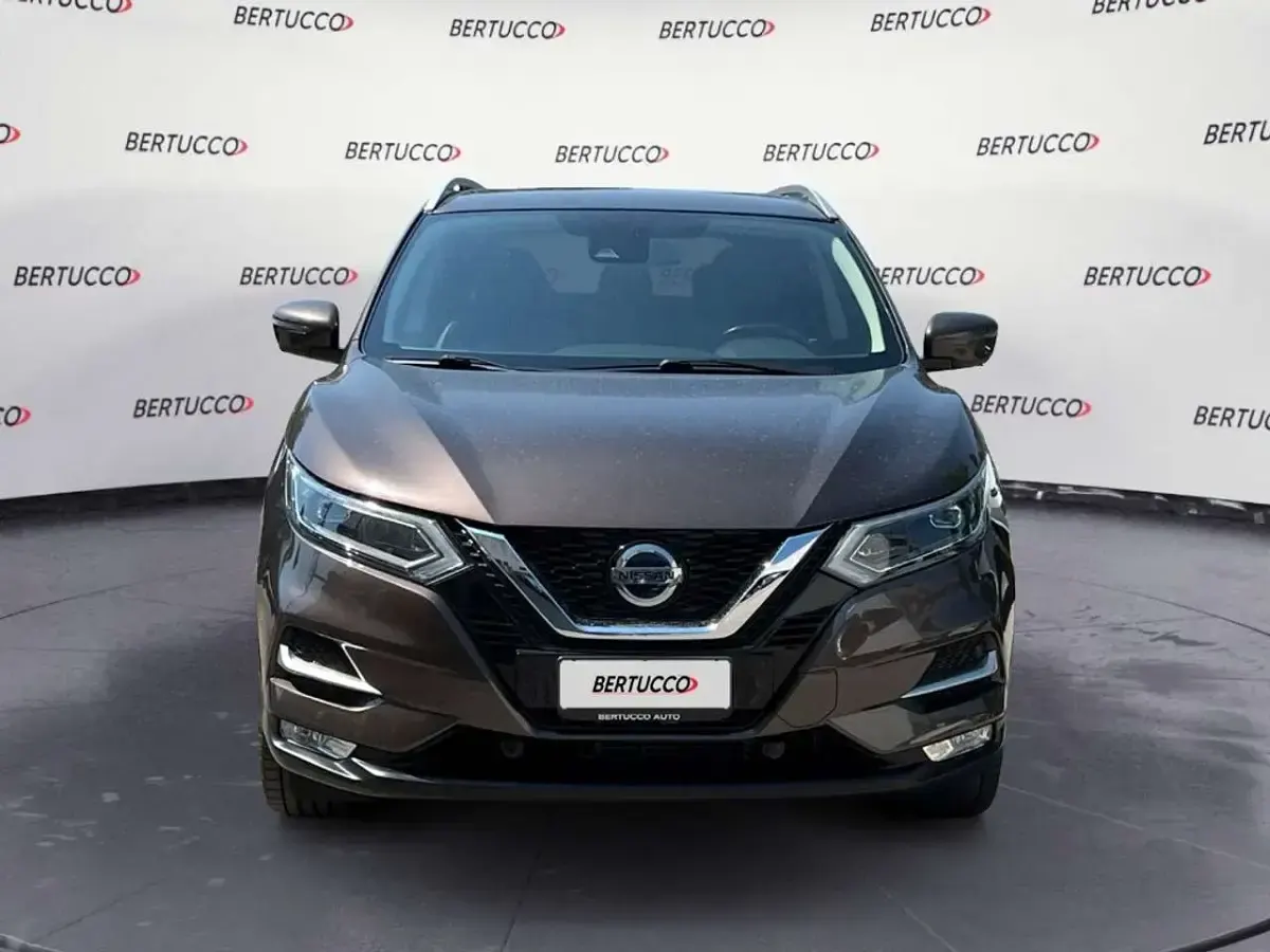 Usata Nissan Qashqai Tekna 131 CV (96 kW) 2018 Marrone SUV