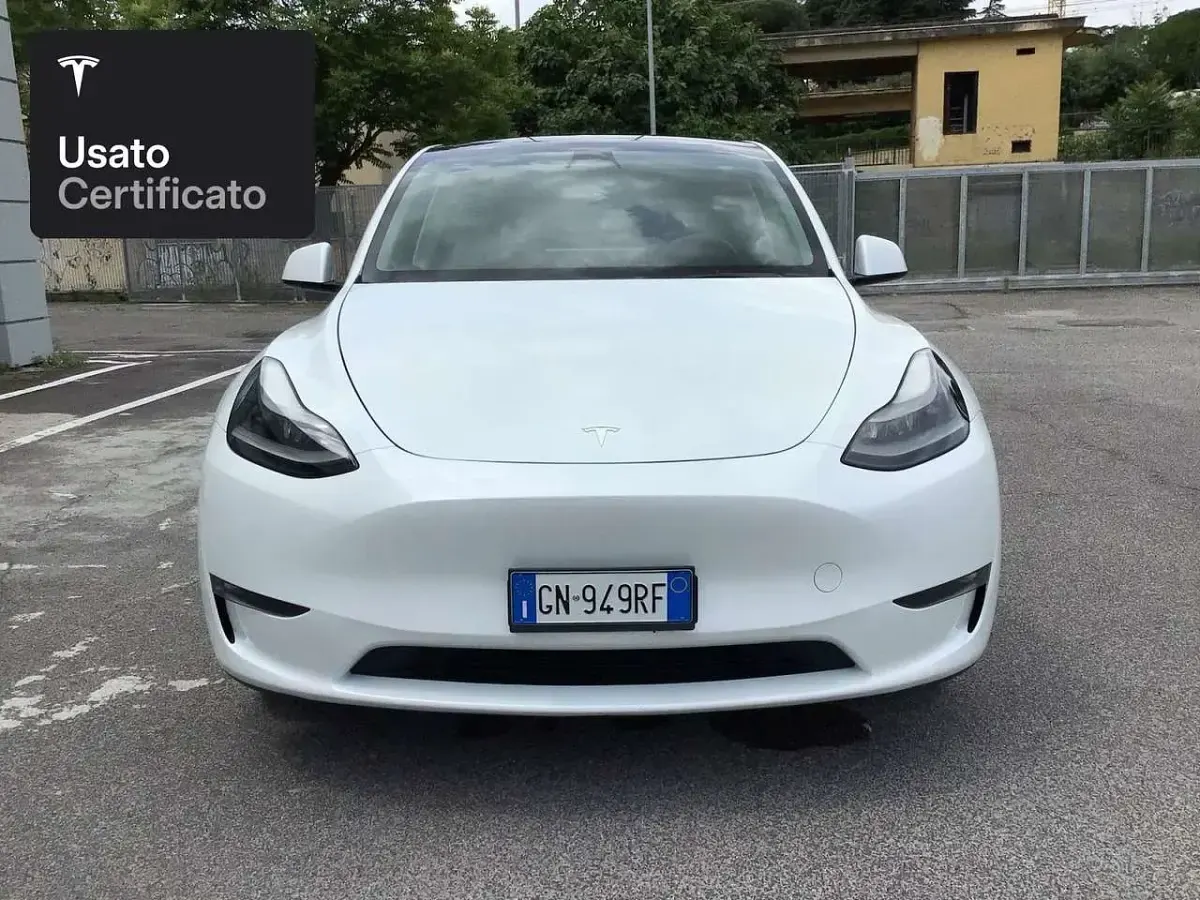 Usata Tesla Model Y Long Range AWD 258 kW (351 CV) 2023 Pearl white multicoat SUV