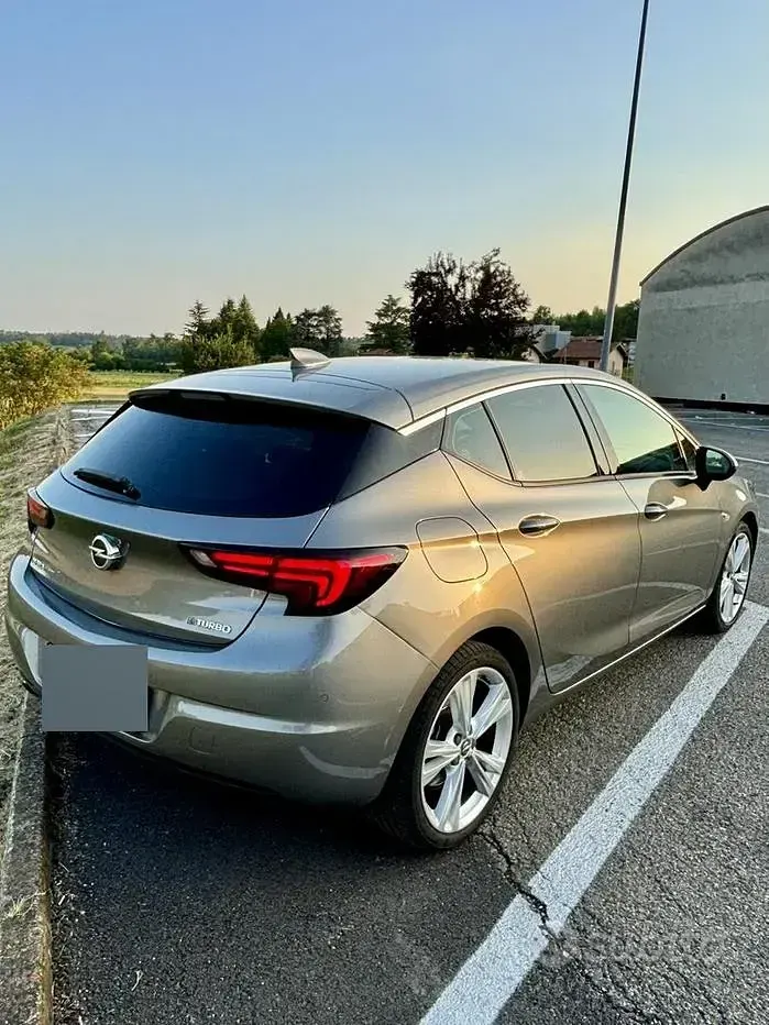 Usata Opel Astra 160 CV (117 kW) 2017 Grigio Berlina