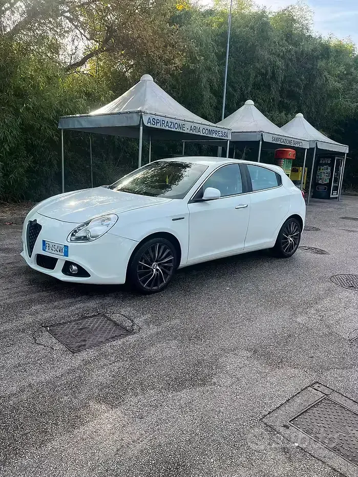 Usata Alfa Romeo Giulietta 105 CV (77 kW) 2016 Bianco Utilitaria