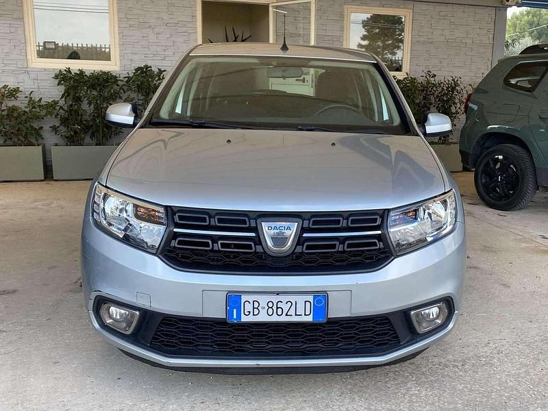 Usata Dacia Sandero Comfort 101 CV (74 kW) 2020 Argento Berlina