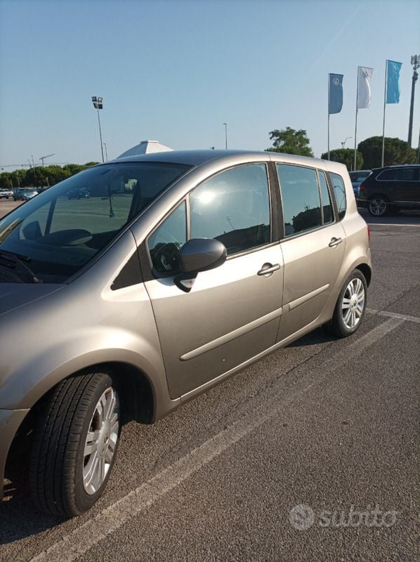 Usata Renault Modus 70 CV (51 kW) 2008 Monovolume