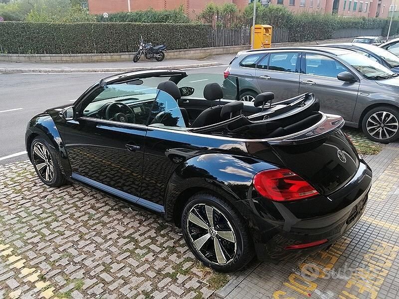 Usata VW Beetle Cabriolet Design 197 CV (144 kW) 2013 Nero Cabrio