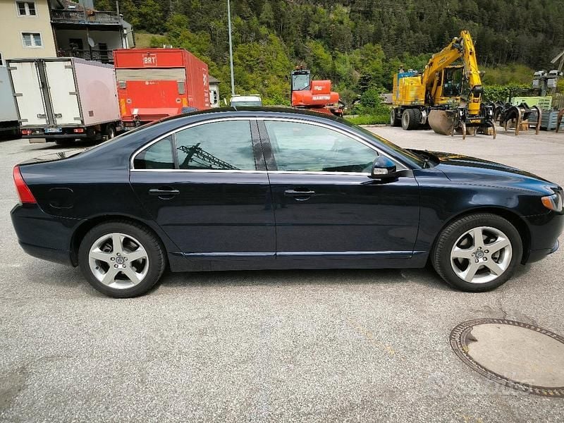 Usata Volvo S80 185 CV (136 kW) 2007 Blu Berlina