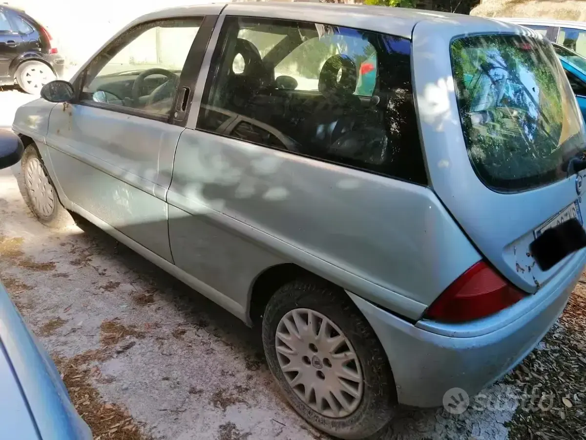 Usata Lancia Ypsilon 60 CV (44 kW) 2002 Utilitaria