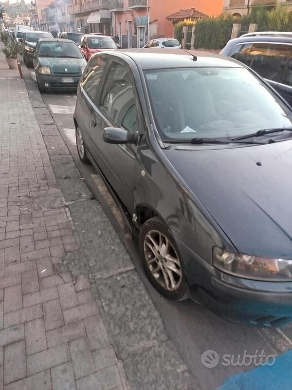 Usata Fiat Punto 80 CV (58 kW) 2003 Grigio Utilitaria