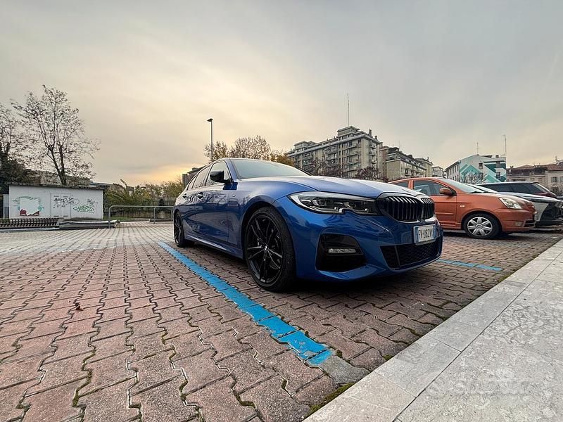 Usata BMW 320 Efficient Dynamics 2019 Blu Berlina