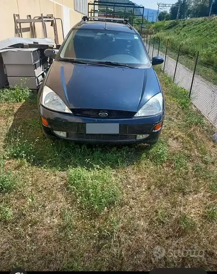 Usata Ford Focus 90 CV (66 kW) 2001 Bluazzurro Station wagon