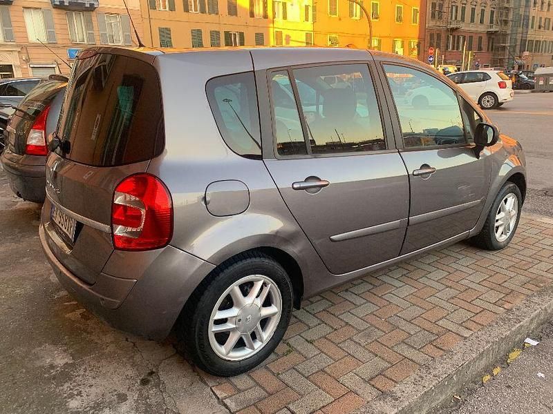 Usata Renault Modus 88 CV (64 kW) 2011 Grigio Monovolume
