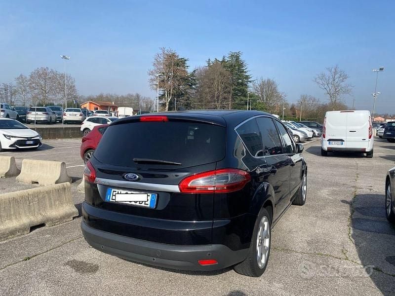 Usata Ford S-MAX Titanium 163 CV (119 kW) 2012 Nero Monovolume