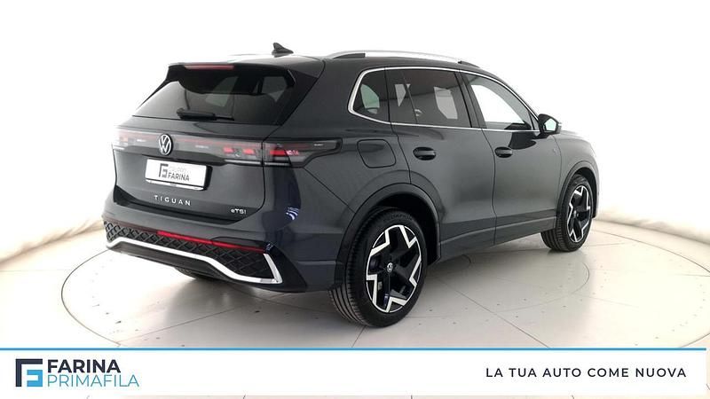 Usata VW Tiguan R-line 149 CV (109 kW) 2024 Grigio SUV