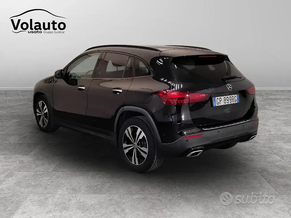 Usata Mercedes GLA180 Advanced Plus 116 CV (85 kW) 2023 Nero SUV
