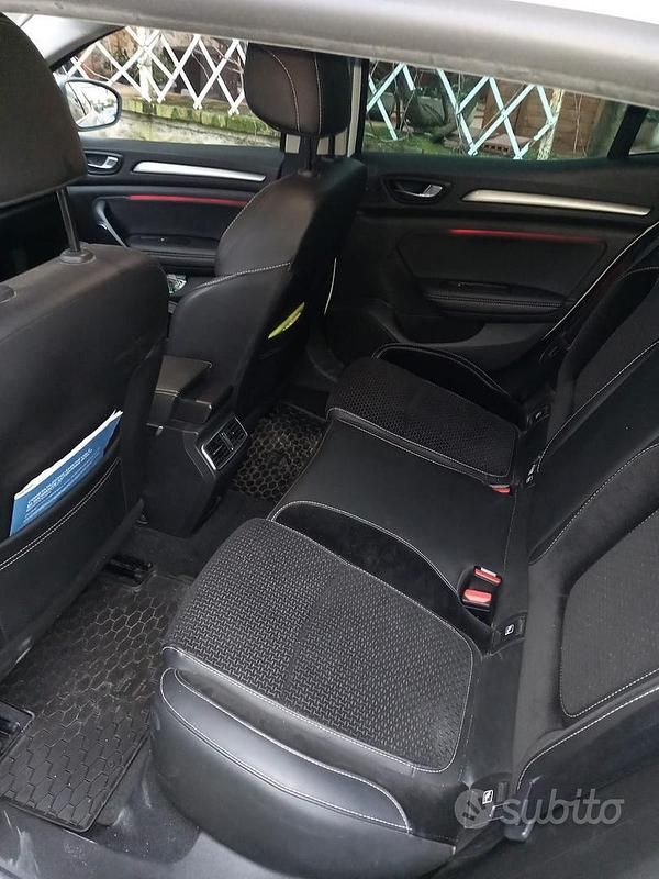 Usata Renault Mégane IV 140 CV (102 kW) 2018 Berlina