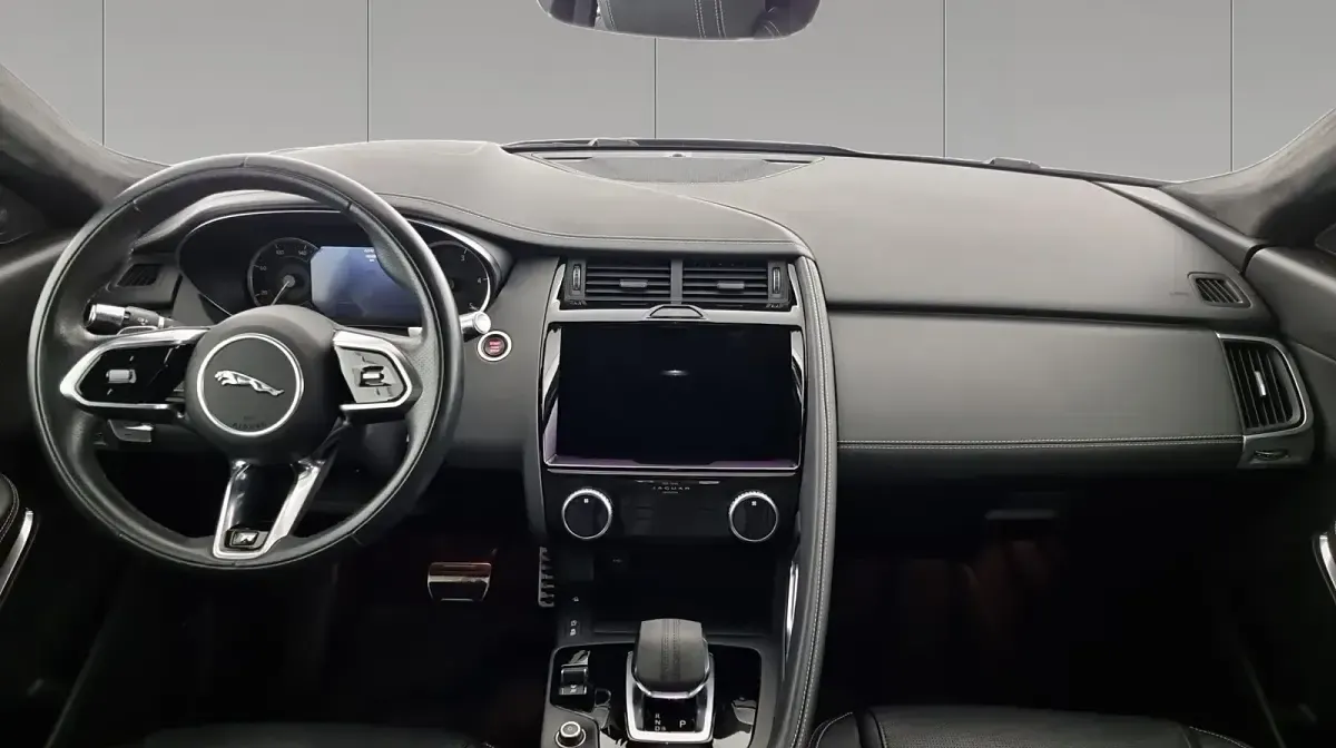 Usata Jaguar E-Pace R-Dynamic 2022 Santorini black SUV