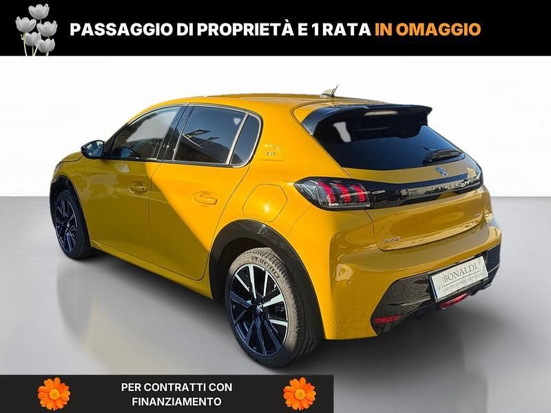 Usata Peugeot 208 GT 101 CV (74 kW) 2023 Giallo Utilitaria