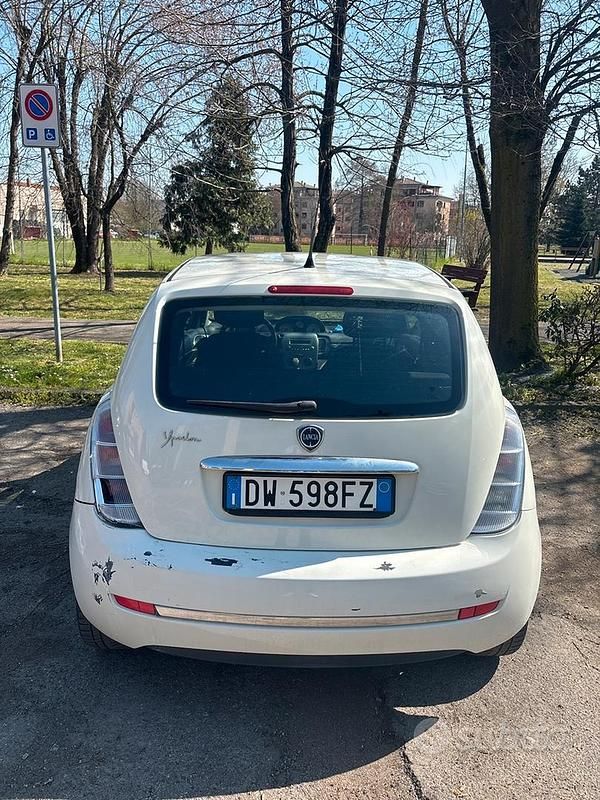 Usata Lancia Ypsilon 77 CV (56 kW) 2010 Bianco Utilitaria