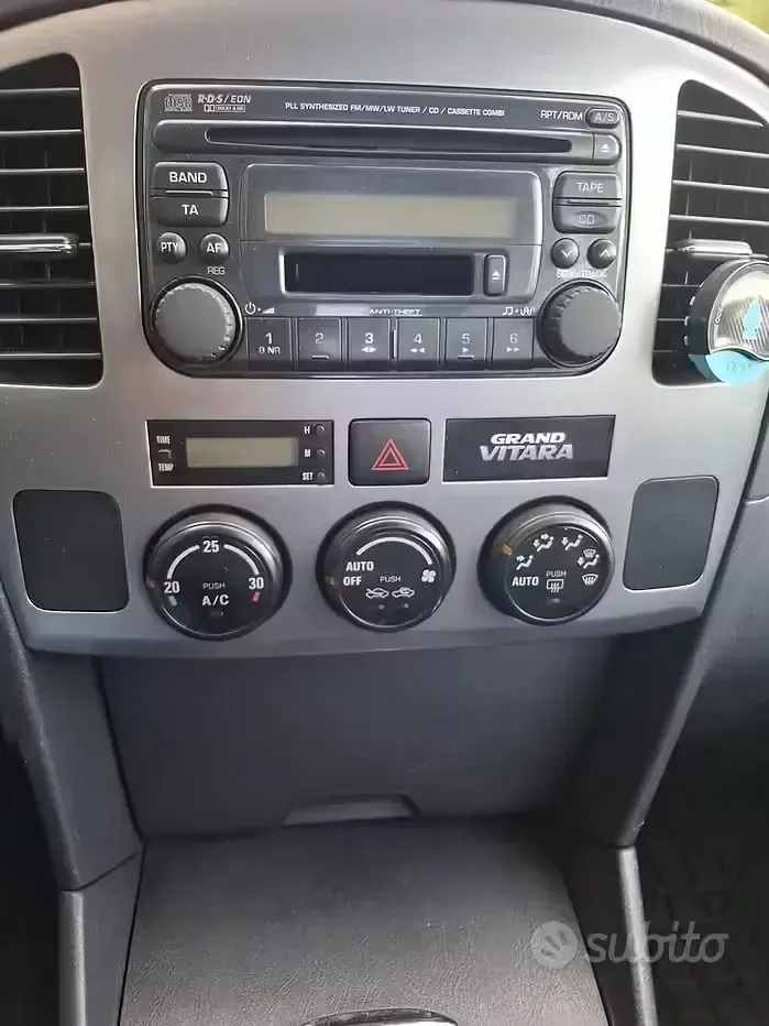 Usata Suzuki Vitara 109 CV (80 kW) 2005 Grigio SUV