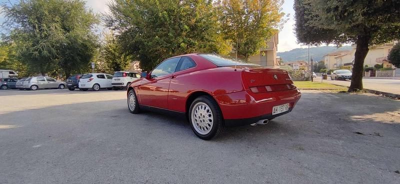 Usata Alfa Romeo GTV Lusso 150 CV (110 kW) 1996 Coupé