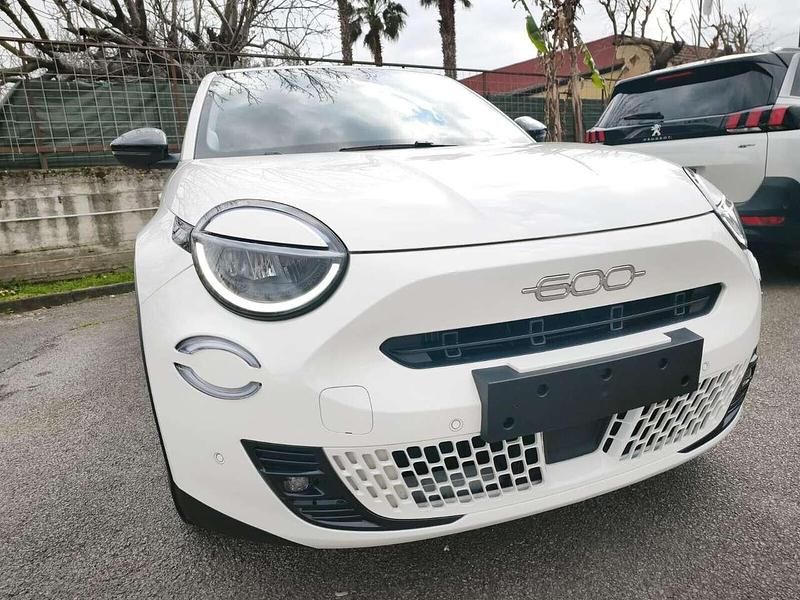 Usata Fiat 600 La Prima 101 CV (74 kW) 2025 Bianco SUV