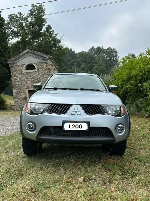 Usata Mitsubishi L200 Intense 136 CV (100 kW) 2006 Grigio Pick-up