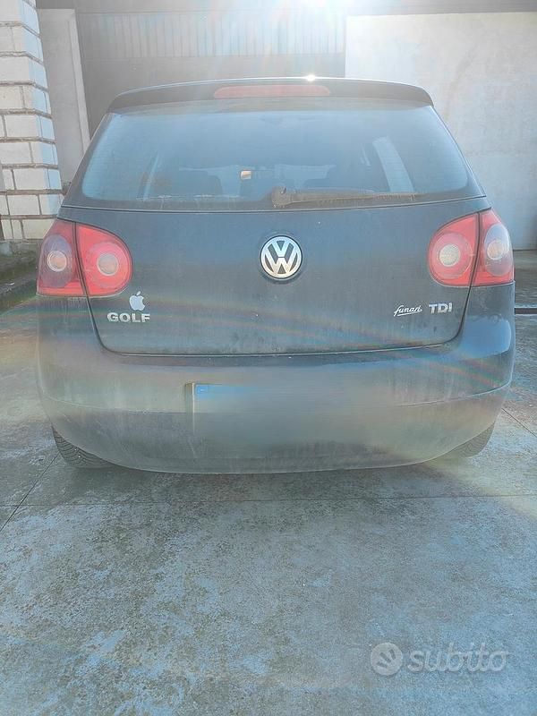 Usata VW Golf V 105 CV (77 kW) 2005 Utilitaria